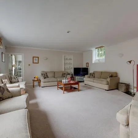 Sleeps 11 Wifi
